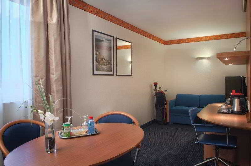 Best Western Plus Paris Сакле Екстериор снимка